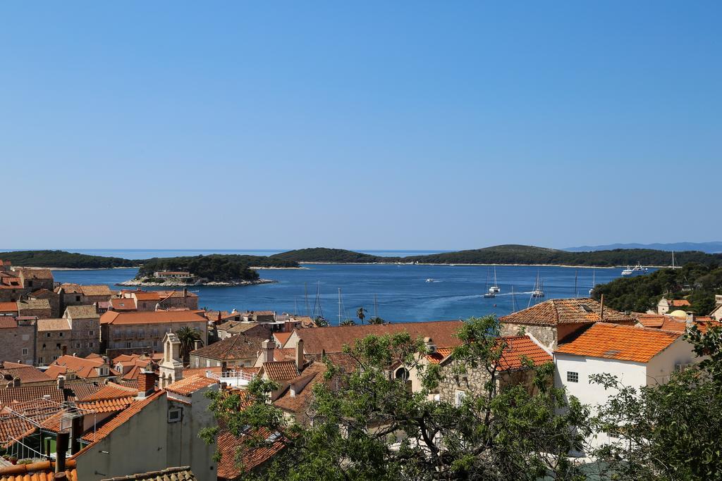 Apartments Seka Hvar Town Exterior photo